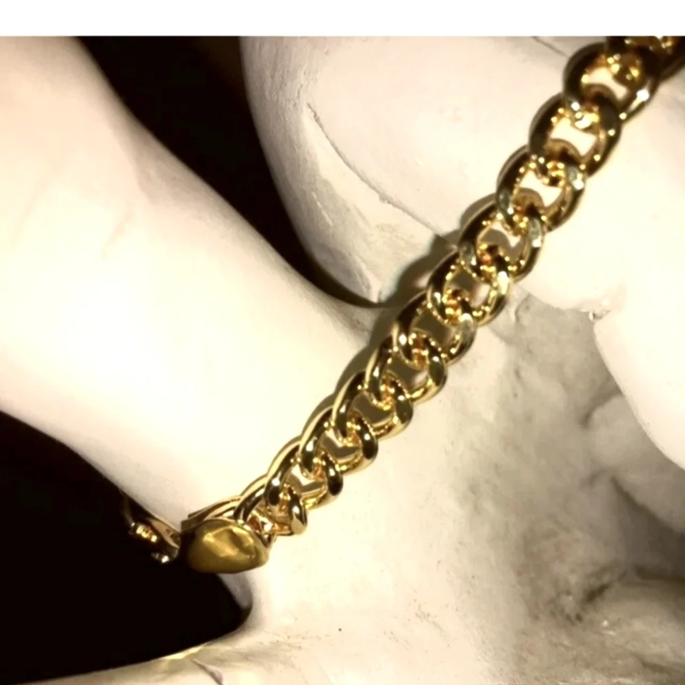 Gold Chain Bracelet, Heavy 18kt Goldtone, Unisex 8 in Looks True